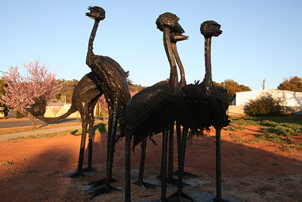General - Emus statue