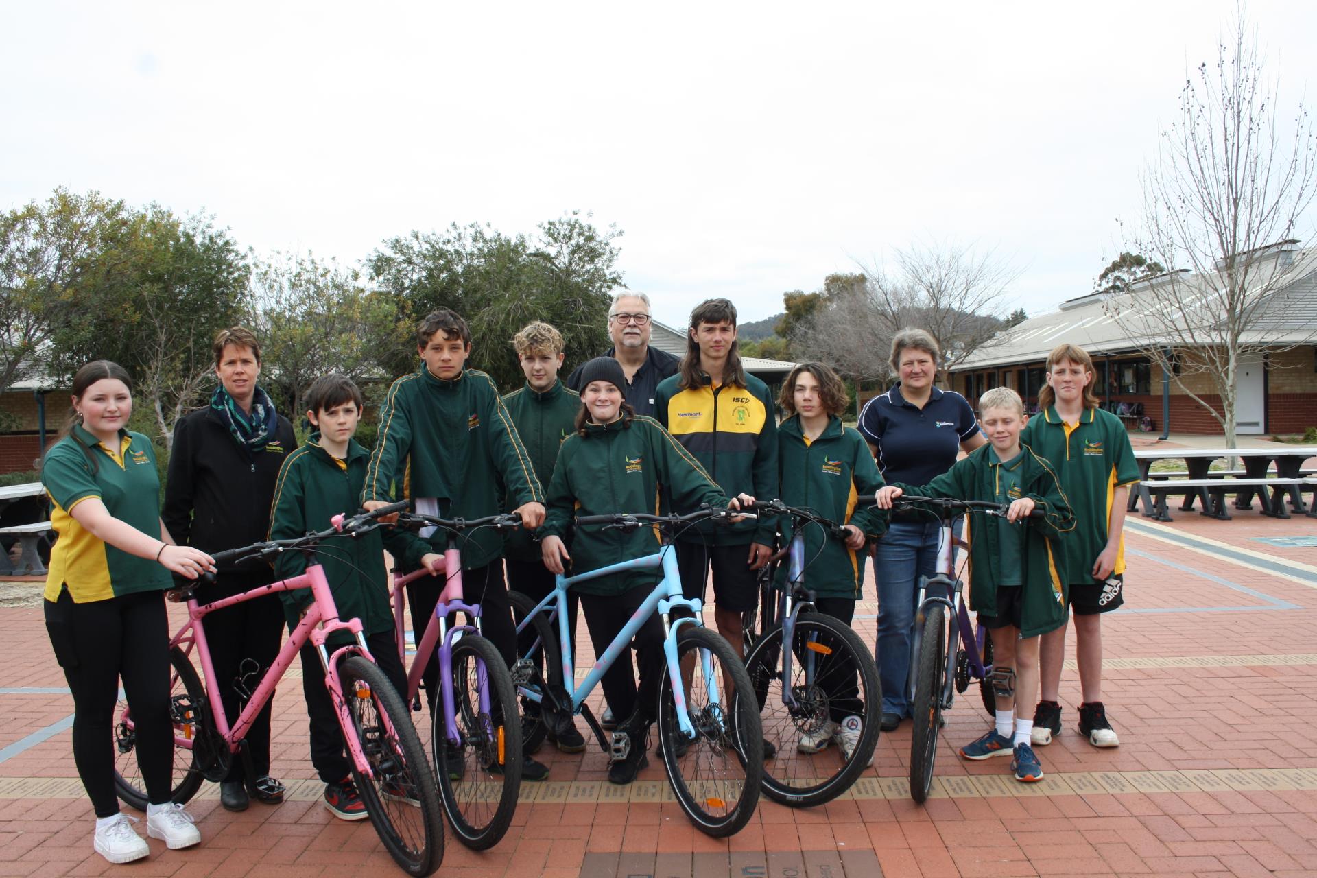 High School Donates 6 Revitalised Bikes to Boddington Youth Centre